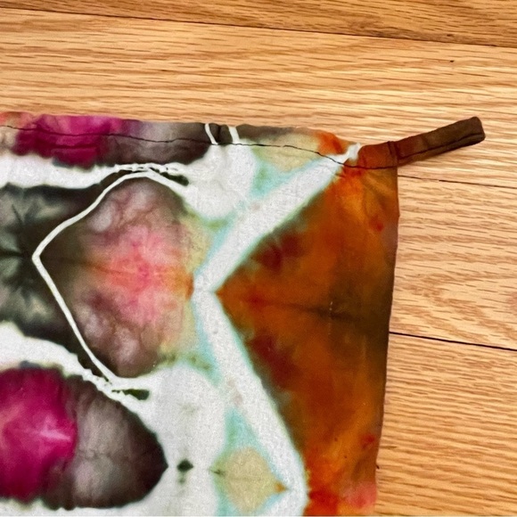 Hand tie dyed wall hanging flag tapestry in a 52x32" psychedelic earth large - Picture 6 of 7